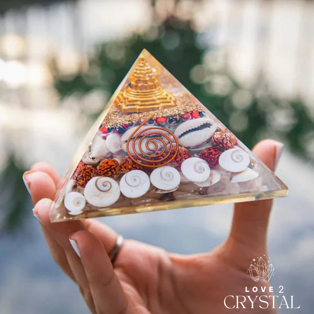 Dhan Laxmi Real Crystal Pyramid with Rudraksha, Shree Yantra, Gomati Chakra, White Kauri, and Ratti Seeds – Vastu for Wealth, Good Luck & Prosperity